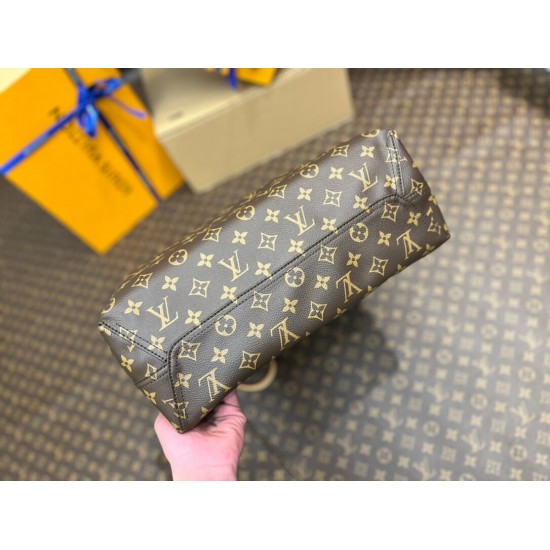 LV Atlantis Large Tote M46817